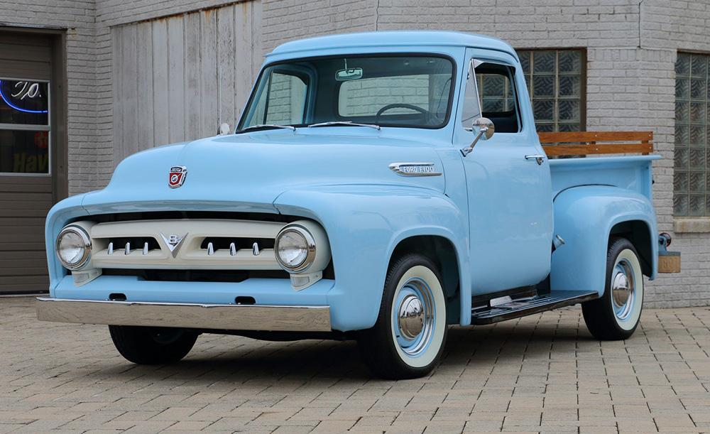 洋書 FORD TRUCKS SINCE1905 Ford's F-Series Pickup Truck History, from the Model TT to Today